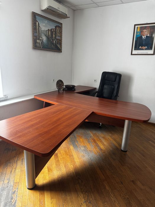 Стол офисный директорский