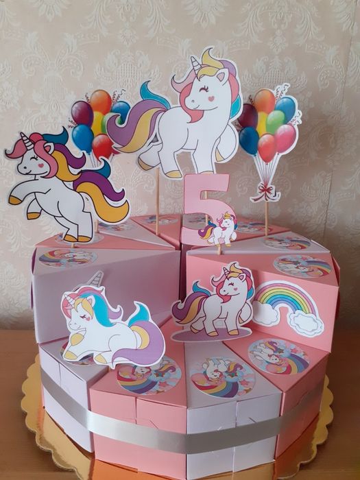 Картонени торти и пинята