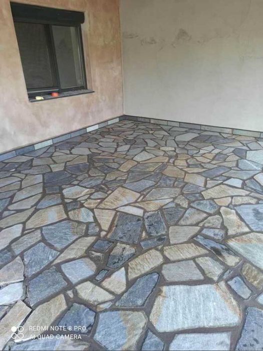 Piatră de Munte Rustică – Ideală pentru Alei și Garduri Curte