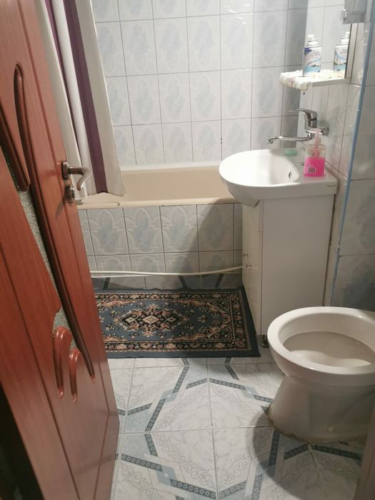 Vand apart.3 camere str.Motorului 4