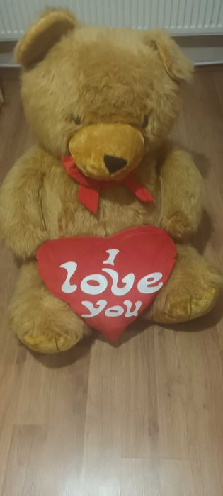 Голямо плюшено мече