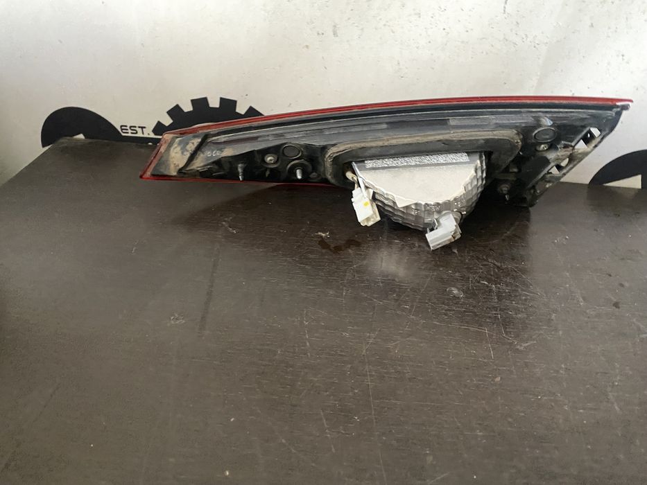 Stop stanga pe haion Mazda 3 an 2014-2018 bec si led
