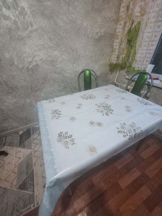 Продам кухонный стол не дорого