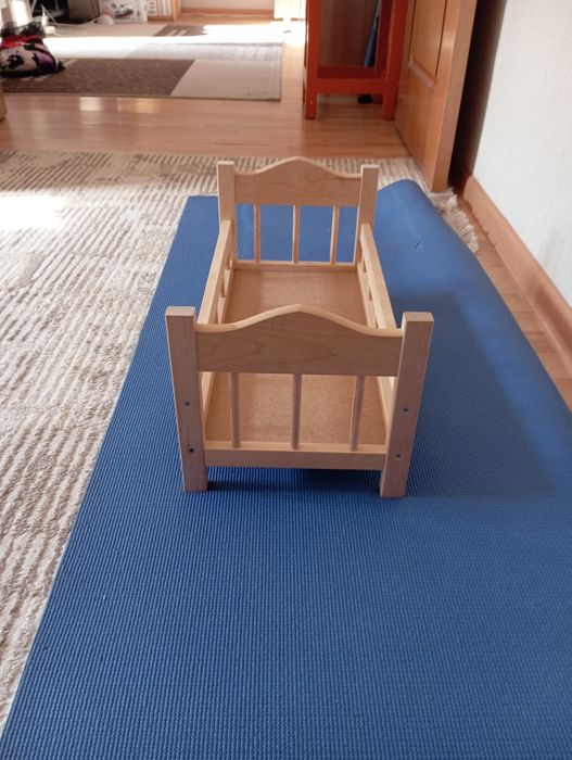 Игрушечная кроватка