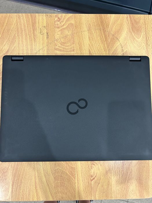 Като нов! Лаптоп Fujitsu E5411 i5-1135/16GB RAM/256GB с 3 мес. гар.