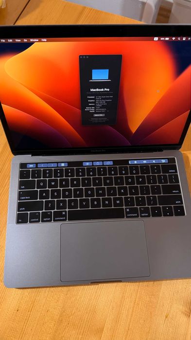 MacBook Pro 13 2017 Touch Bar 256GB (4xTB3) + СЛУШАЛКИ ПОДАРЪК