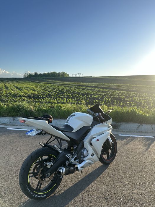 Yamaha YZF 125 Alb Perlat Impecabilă