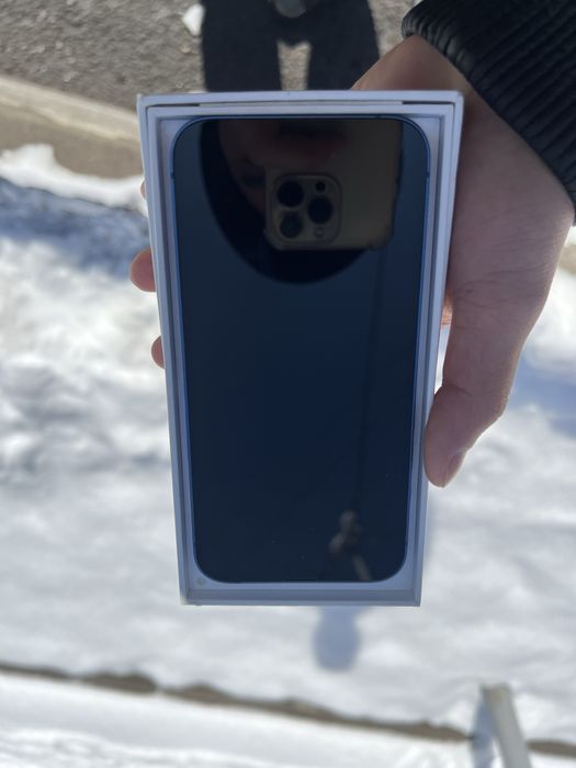 Айфон 13 128гб синыий свет