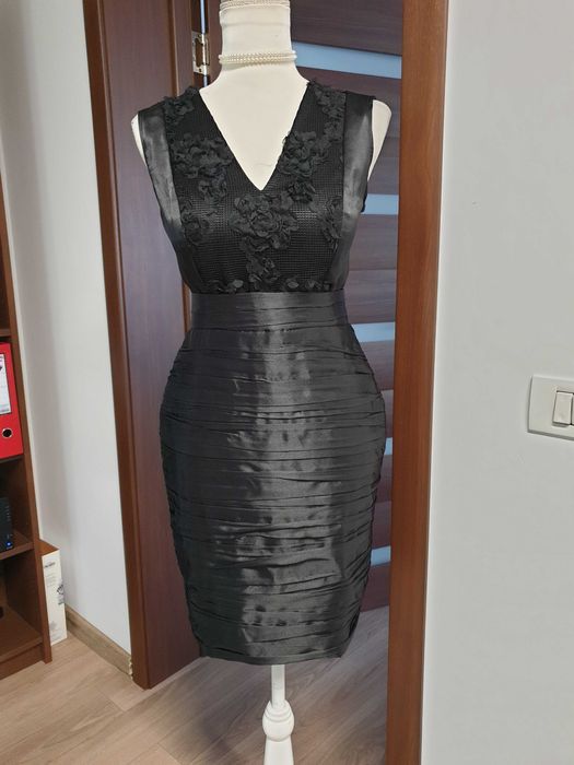 Rochie neagra eleganta