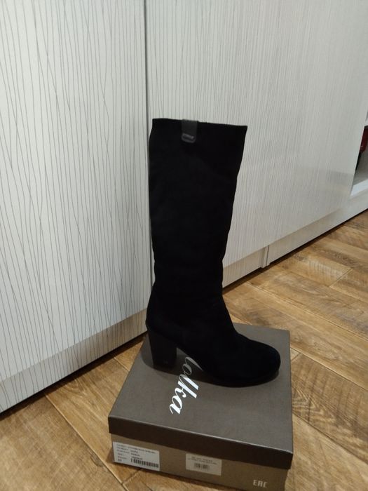 Натуральный замшевый сапоги