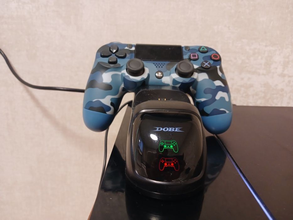 Продам PlayStation 4