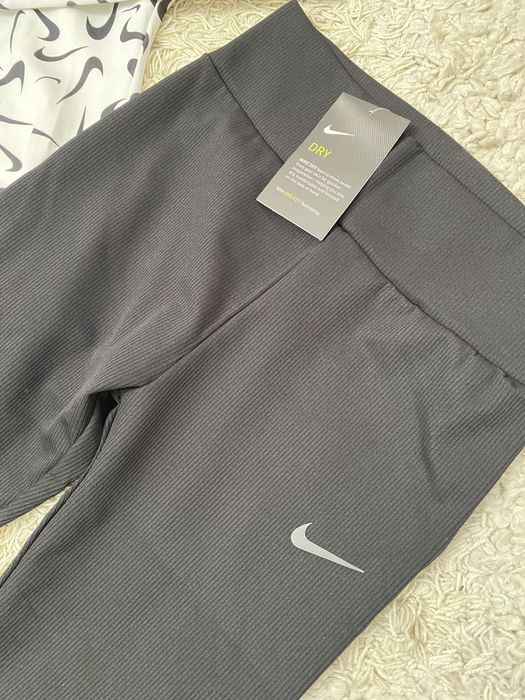 Анцунг Nike за тинейжър момиче дамска номерация S