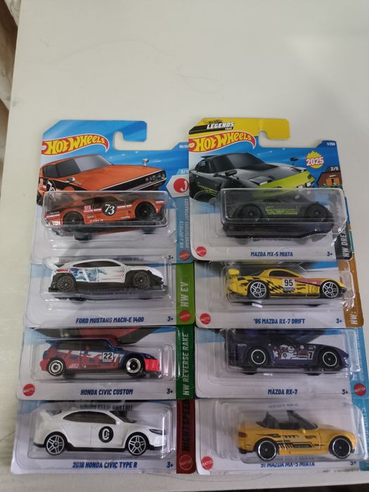 Продаю hot wheels хот вилс хотвилс модельки, машинки
