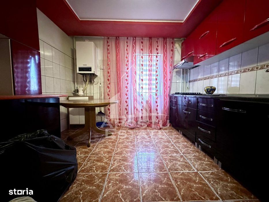 Apartament 3 camere de vanzare, decomandat, zona Sagului, Timisoara