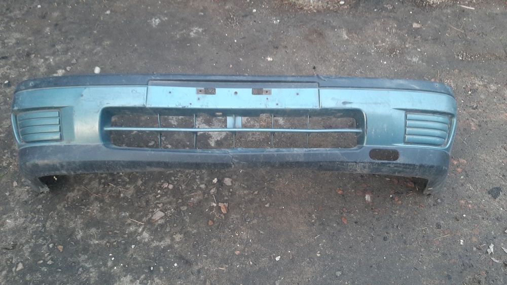 продам передний бампер ниссан санни