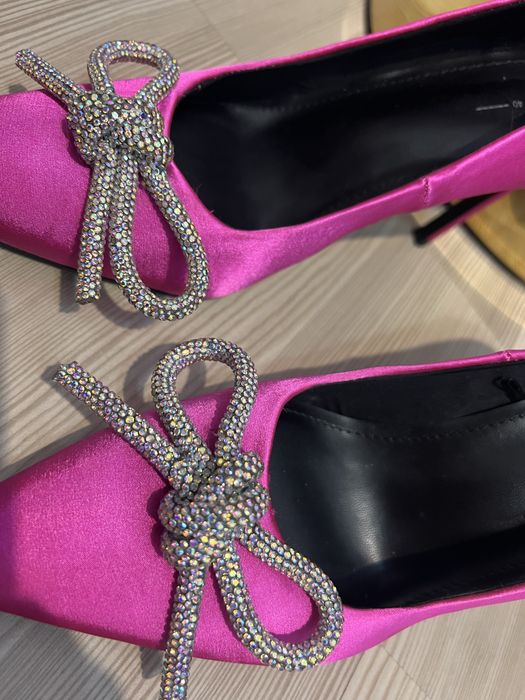 Pantofi cu toc stiletto