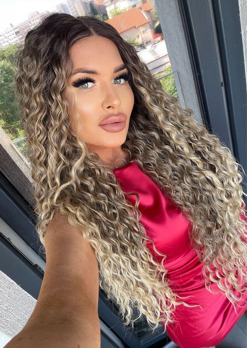 Peruca  foarte lunga afro blond inchis cu plasa