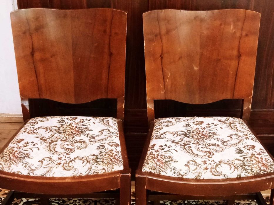 2 бр тапицирани стола от масив, ретро, винтидж