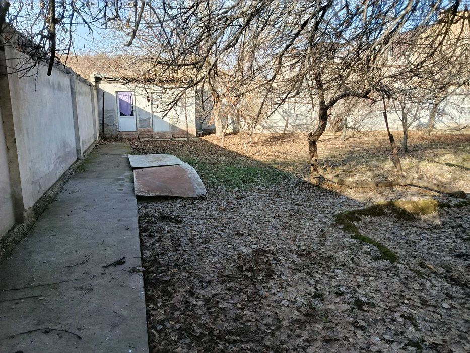 Uy , Er (Участка) 6 sotih Qibray Ziyokorlar  ko'ch.