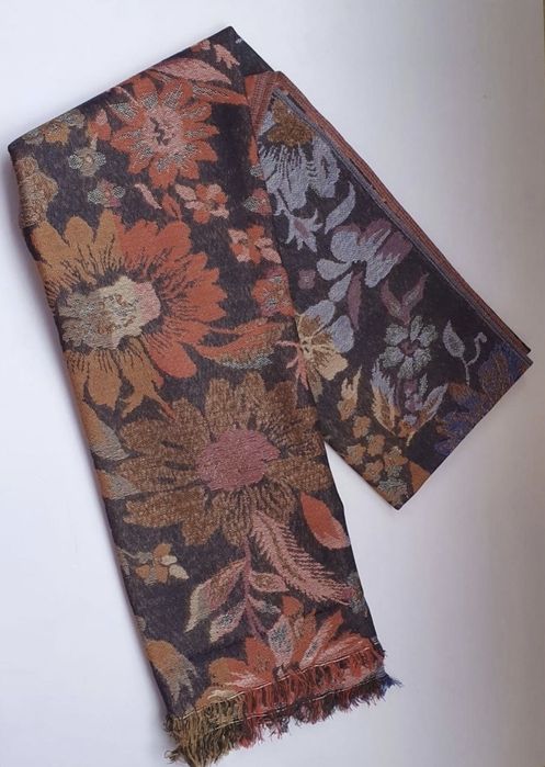 Esarfa/sal cu flori maro Avon