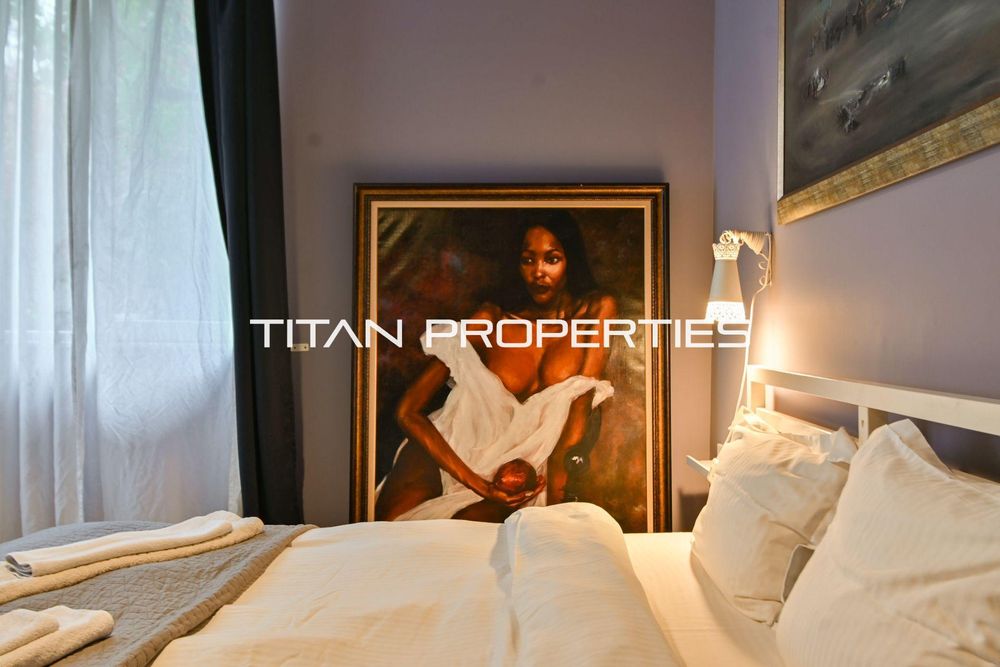 Тристаен, продажба, Център