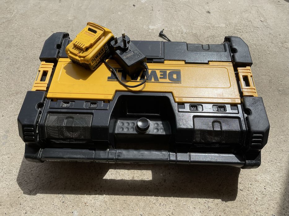 Boxa radio dewalt bluetooth
