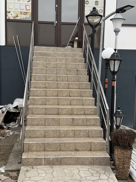 Inchiriez spatiu comercial vis a vis de Suzuki,parcare proprie,12