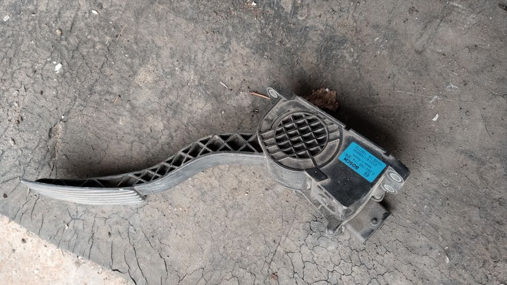 Педаль газа на Ниву