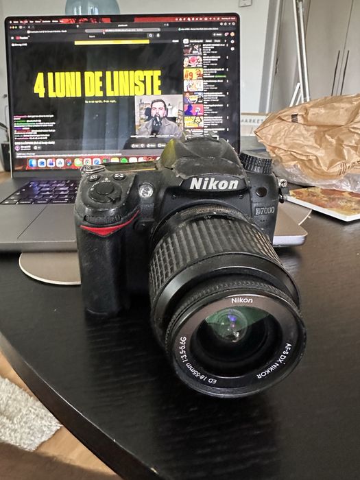 Nikon D7000 - Blit defect, Ecran mic spart