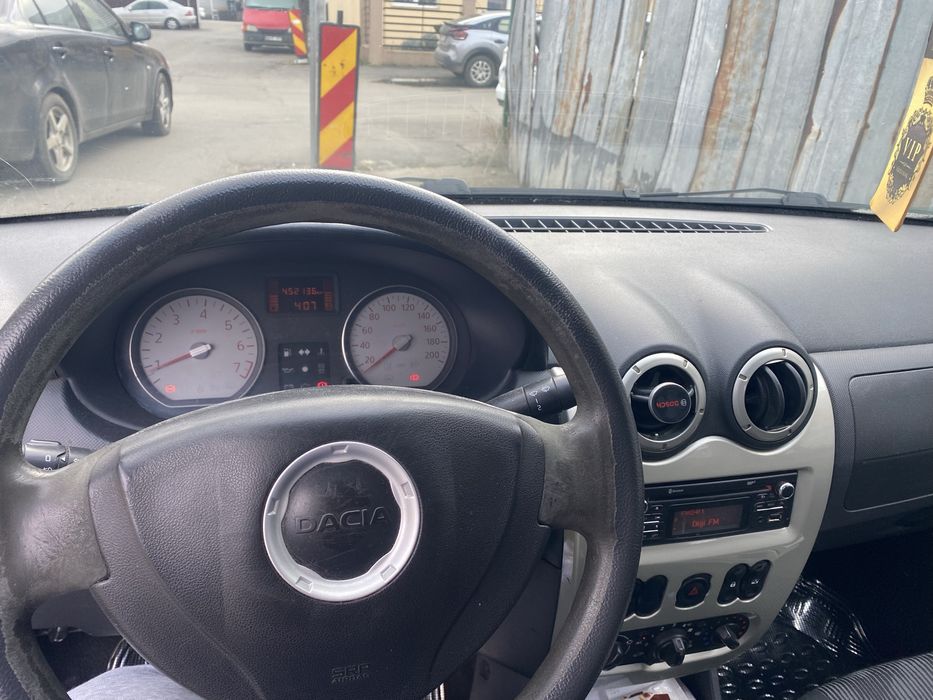 Vând Dacia Logan – 2012
