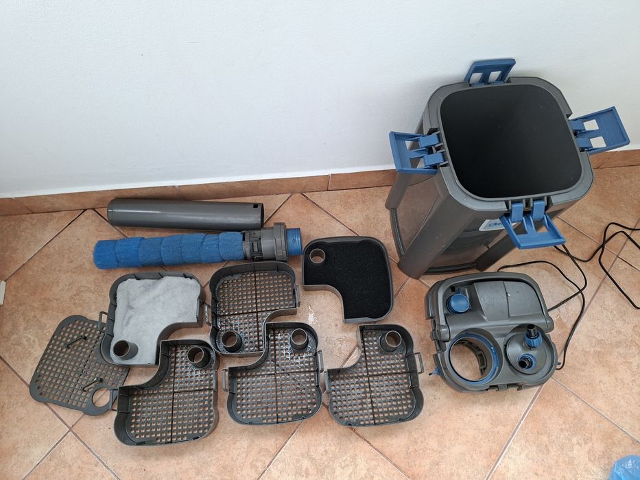 Vând acvariu 140 l si filtru extern Oase biomaster 600