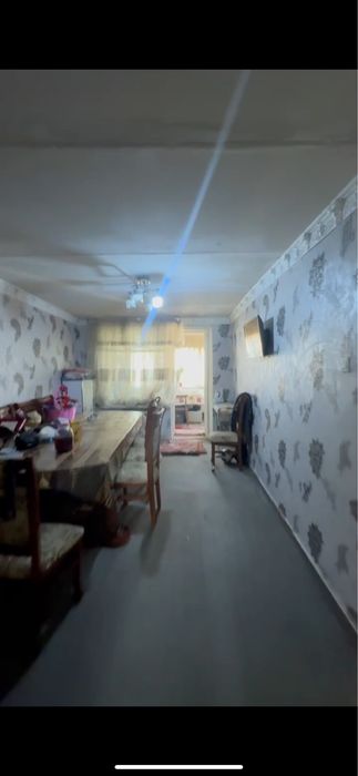 Феруза напротив эко базара продается квартира 2/4/5 кирпичный дом