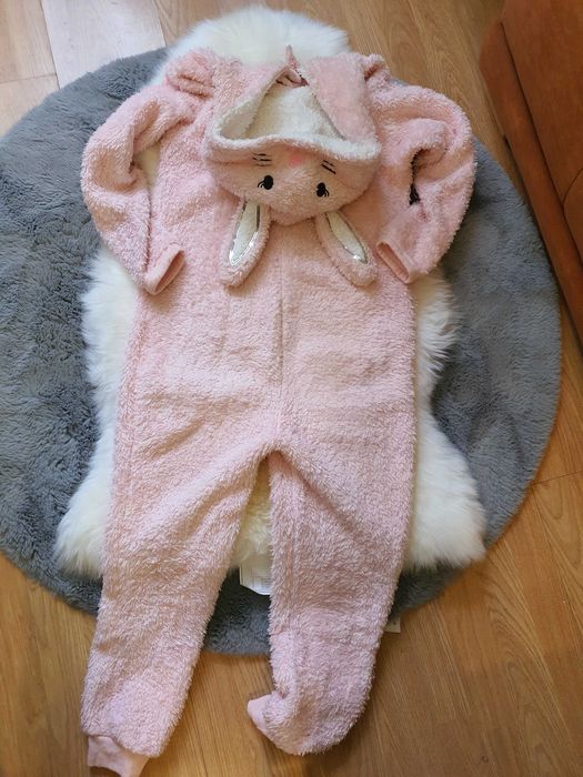 Pijama roz intreaga fete forma iepuras mar. 152 cm