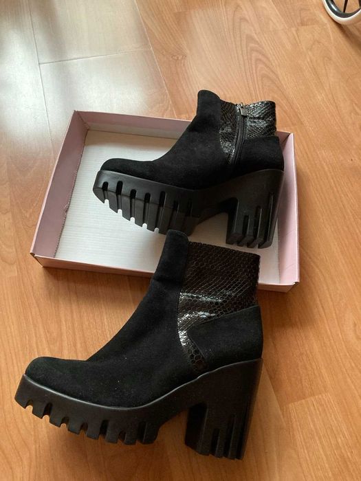 Зимни дамски боти от естествена кожа с официален елемент