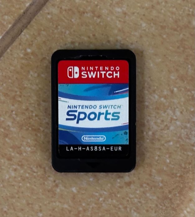 Vând Consola Nintendo Switch V2 cu JOY-CONS Red/Blue.