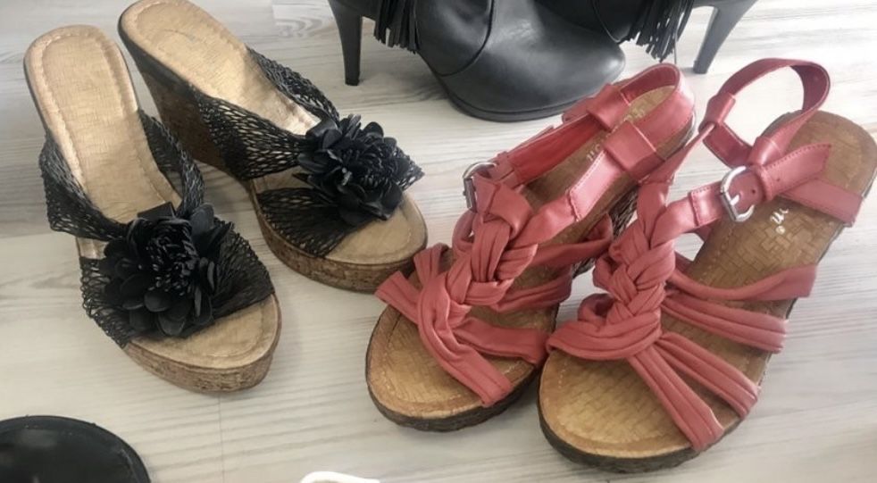 12 чифта обувки за 30 евро