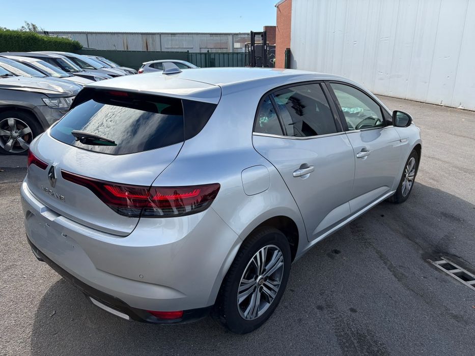 RENAULT Megane 2021 — imagine 4