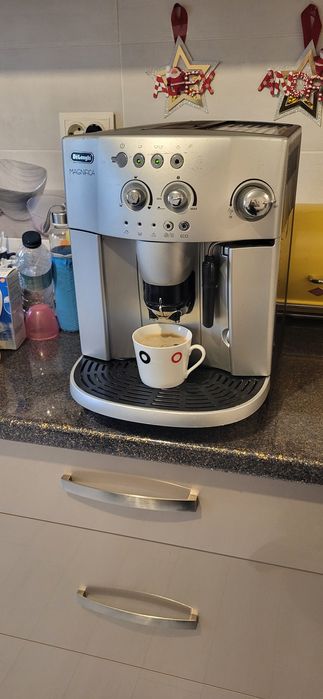Expresor Delonghi Magnifica