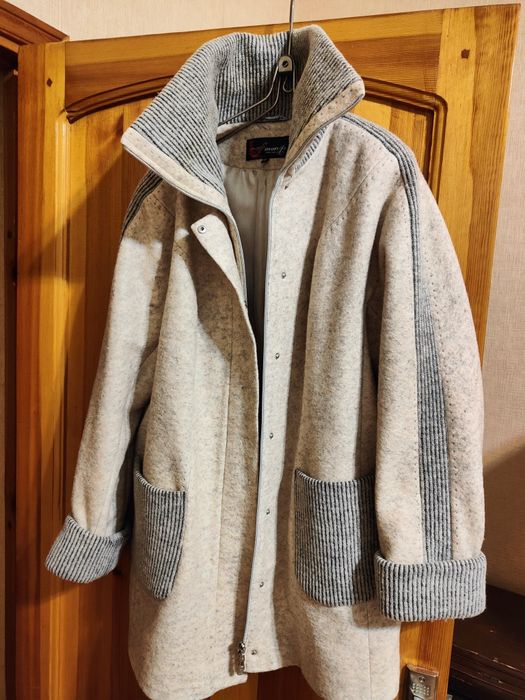 Продаётся полупальто