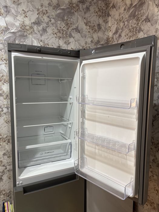 Холодильник Indesit