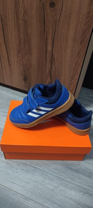 Маратонки Адидас 35 номер