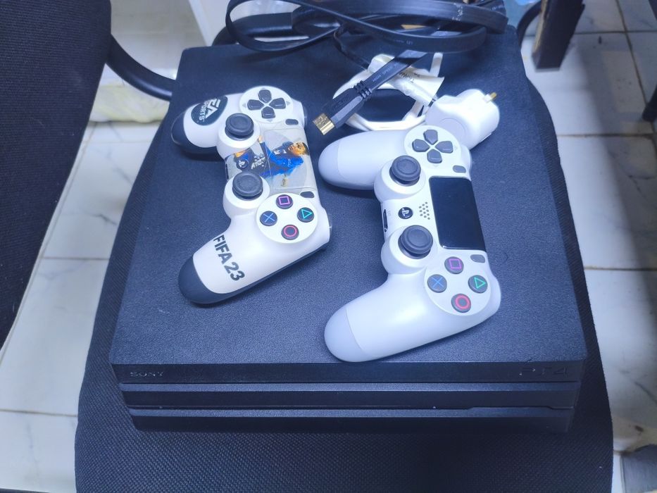 Ps4 про 2 джойстик 1тб память