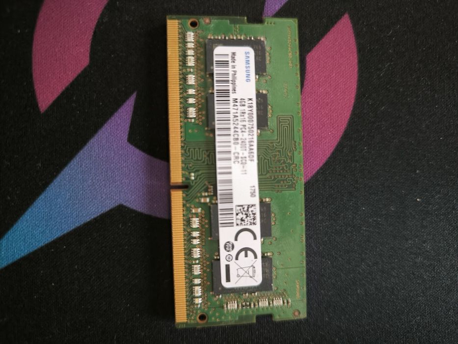 Vând doua plăcuțe de RAM 12 GB DDR4 2133 mhz.