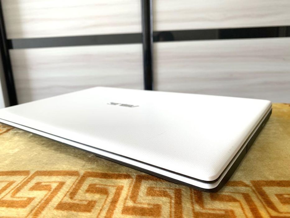 Laptop Asus 15,6"