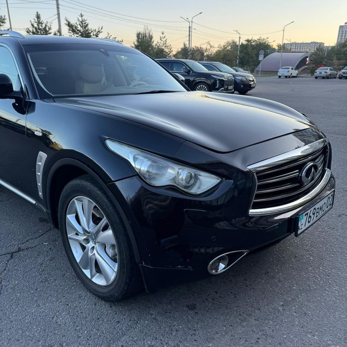 Продам Инфинити QX70