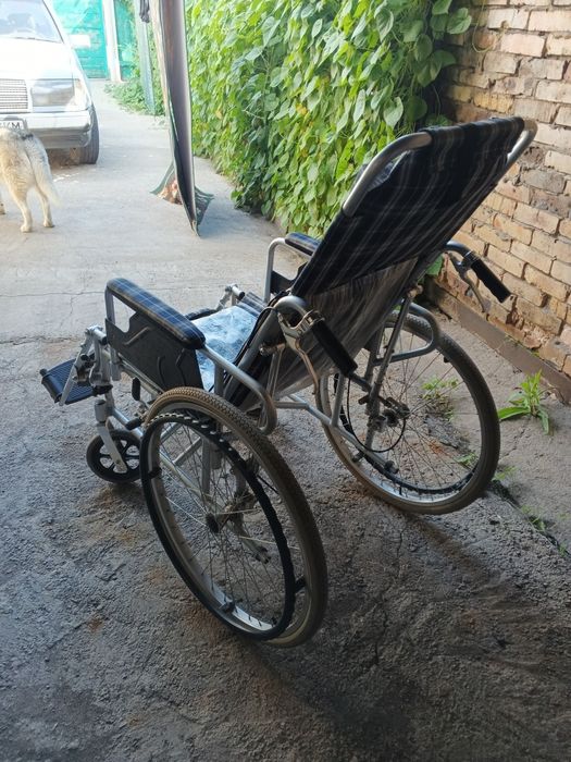 Продам коляску инвалидную