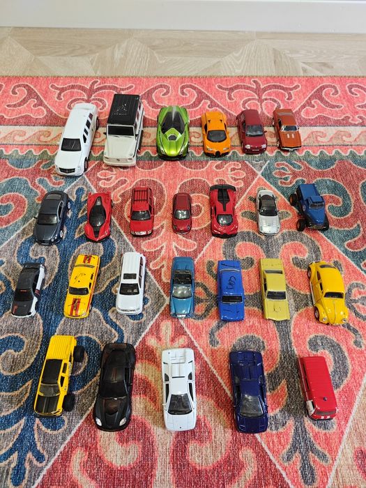 Продам машинки, игрушки. Цена договорная