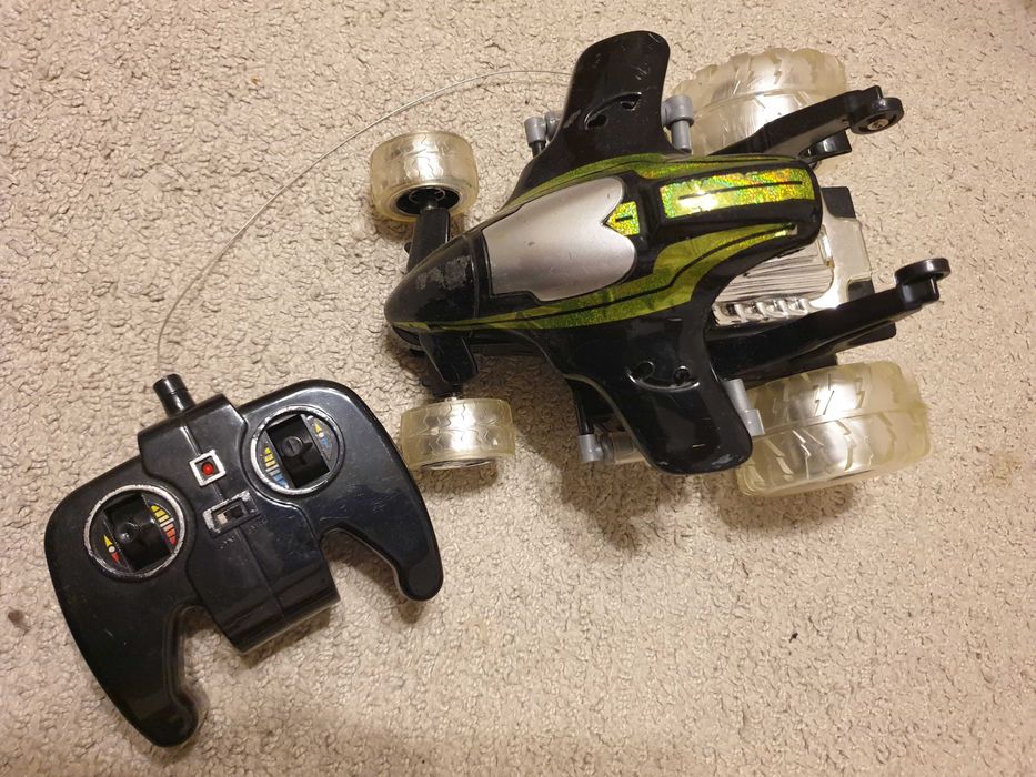 Masina cu telecomanda cu suspensie variabila