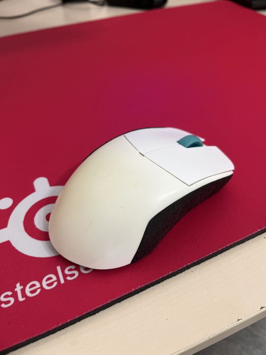 Продам мышкы ламзу покупал в каспи за 40ка тенге пользовался активно