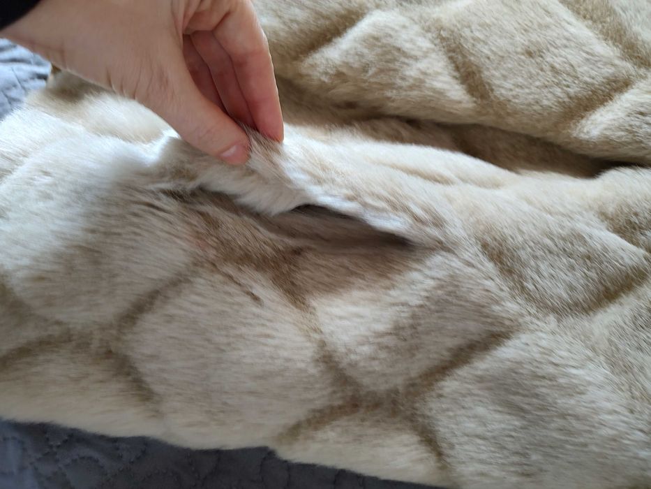 Haină elegantă din blană eco